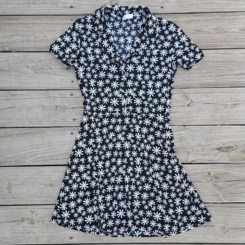 H&M Divided Size XS Daisy Flower Print Mini Dress